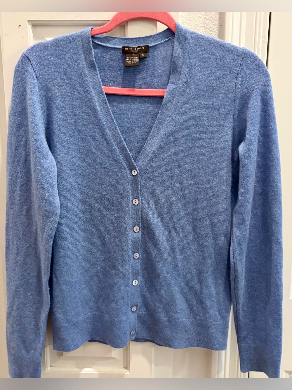 EUC!! HENRI BENDEL 100% Cashmere Light Blue V-Neck Button Cardigan